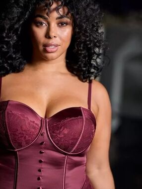 Torrid Burgandy Satin Lace Corset Size 2